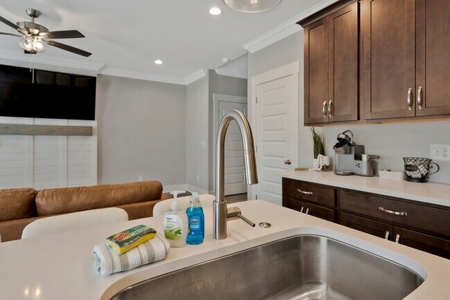 Building Photo - Unit #31 (166 Sango Rd)