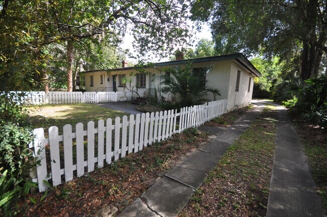 Building Photo - 760 Osceola Ave