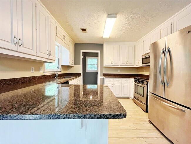 Building Photo - 3060 Oak Meadow Dr