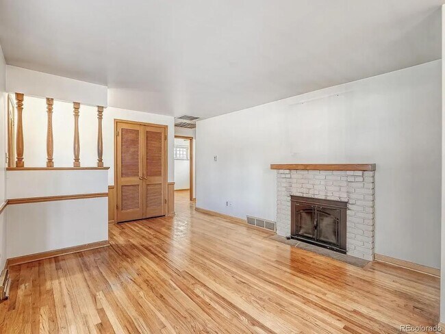 Building Photo - 1900 Zang St