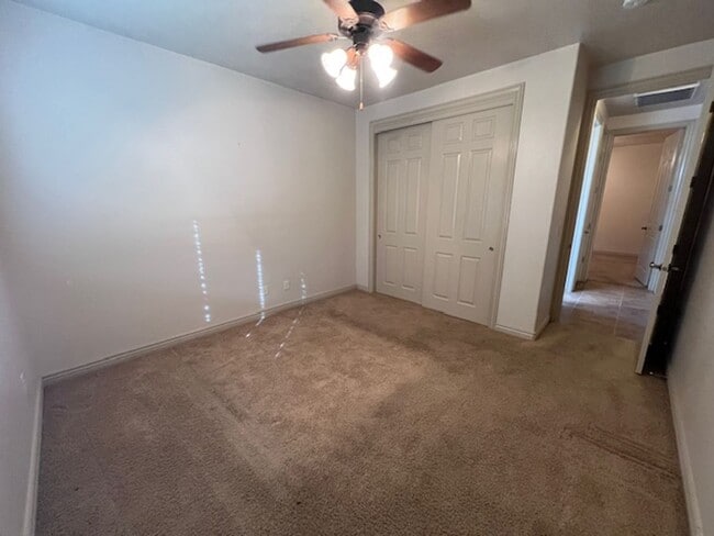 Building Photo - Primrose Pointe