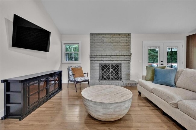 Building Photo - 225 Jayne Ellen Way