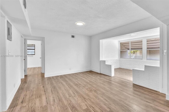 Building Photo - 1824 NW 25th Ave