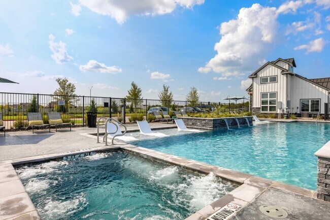 Building Photo - Breeze Street, Justin, TX 76247 - 2 BR 2 BA house