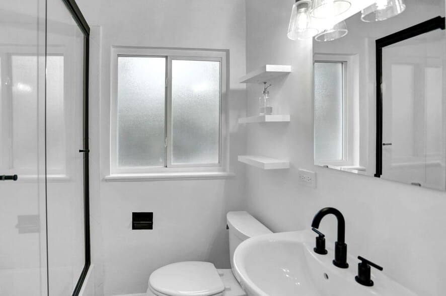 Building Photo - Elegant Sunnyside home with covered patio by Rocky Mtn Lake Park