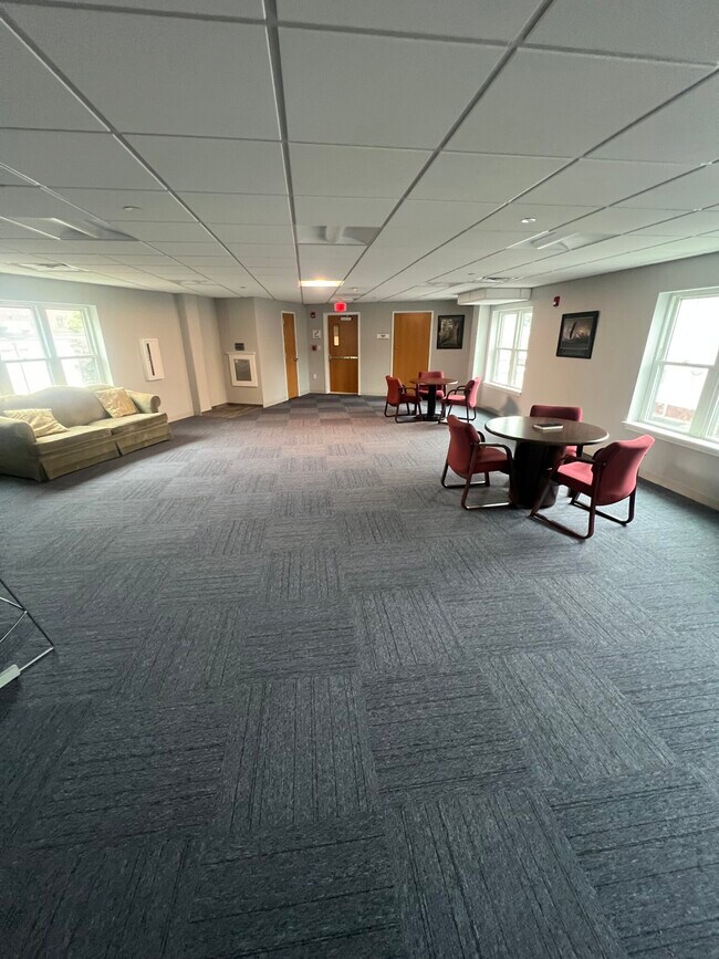 Building Photo - 12 Florence St