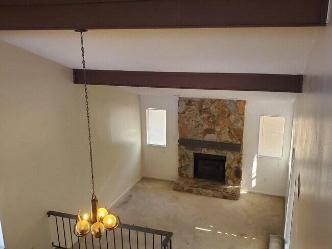 Building Photo - 4624 Landscape Dr