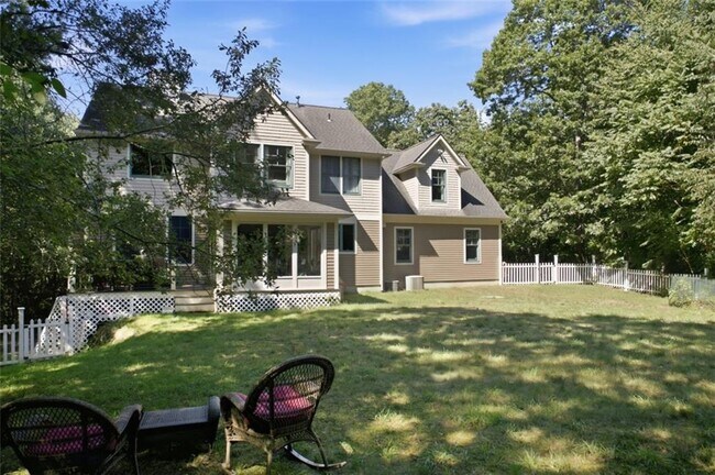 Building Photo - 37 Seabury Dr