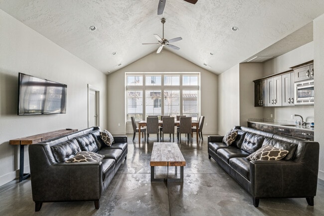 Building Photo - 3369 E Exacta Ln