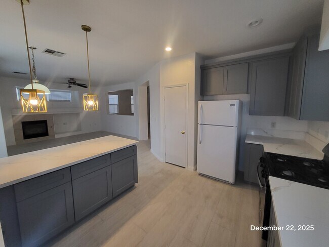 Building Photo - 204 Hickory Heights Ave