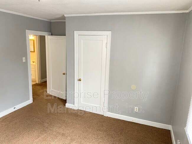 Building Photo - 3654 Mason Ave