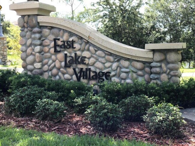 Building Photo - 2450 SE Union Park Dr