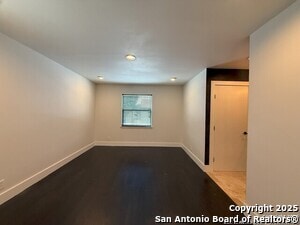 Building Photo - 2811 Woodbury Dr