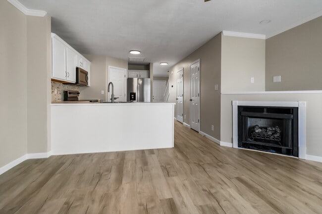 Building Photo - 106 Alexander Blvd