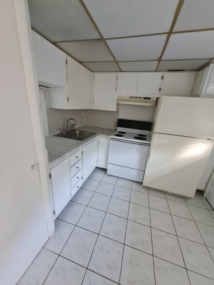 Building Photo - 20200 NE 27th Ct