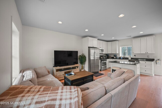 Building Photo - 5 Cortland Rd