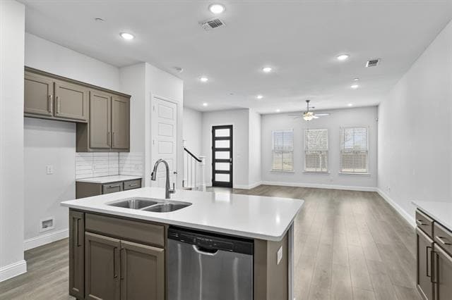 Building Photo - 4929 Barcelona Ave