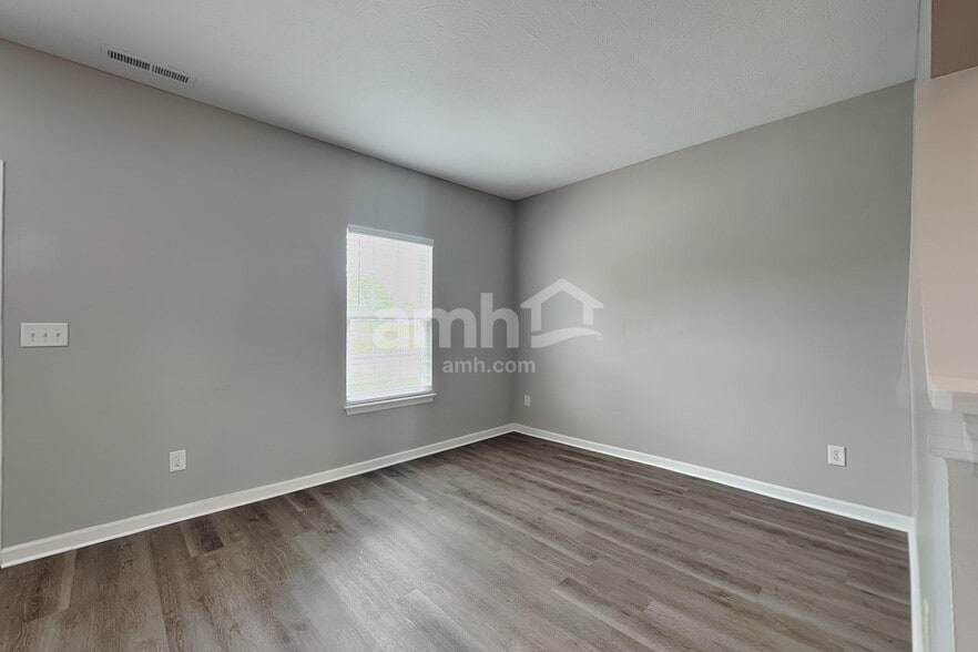 Building Photo - 676 Classic Ln