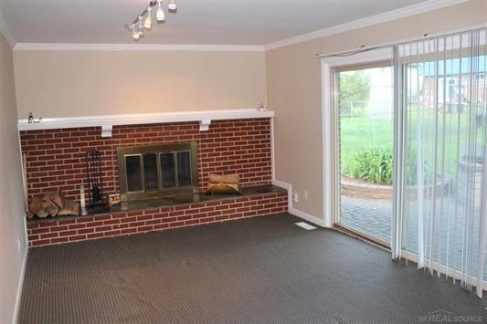 Building Photo - 27221 Arlington Dr