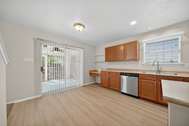 Building Photo - 7719 Mesquite Farm