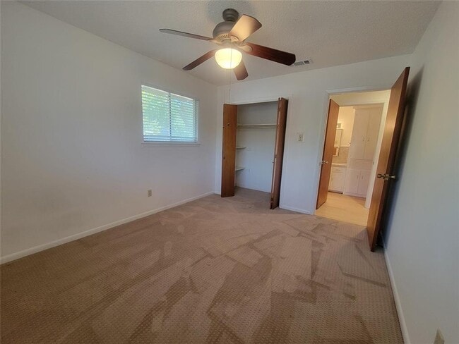 Building Photo - 5804 Nassau Dr