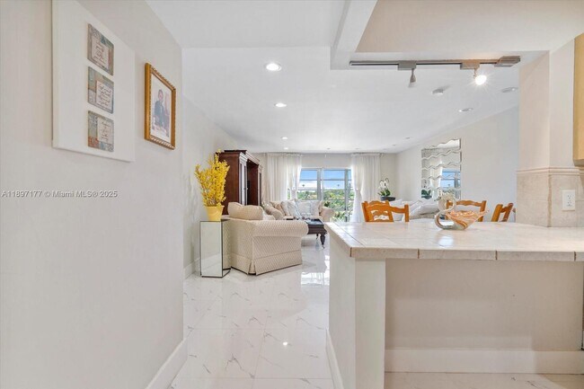 Primary Photo - 875 NE 195th St