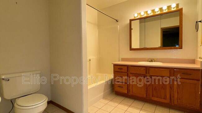 Building Photo - 107 S Brewer Dr