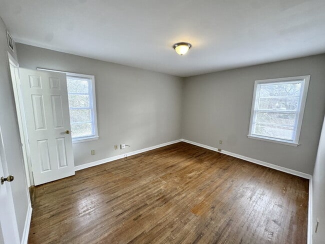 Building Photo - 3594 W Sutton Dr