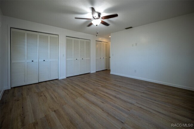 Building Photo - 68 W Sugarberry Ln