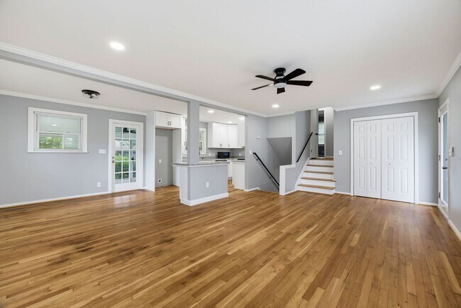 Building Photo - Fantastic Renovation in Smyrna!