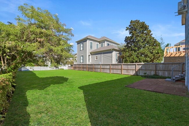 Building Photo - 1415 Avenue H