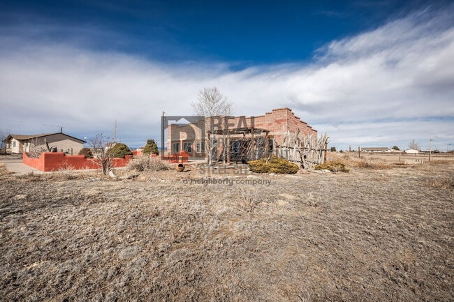 Building Photo - 531 E Milt Dr