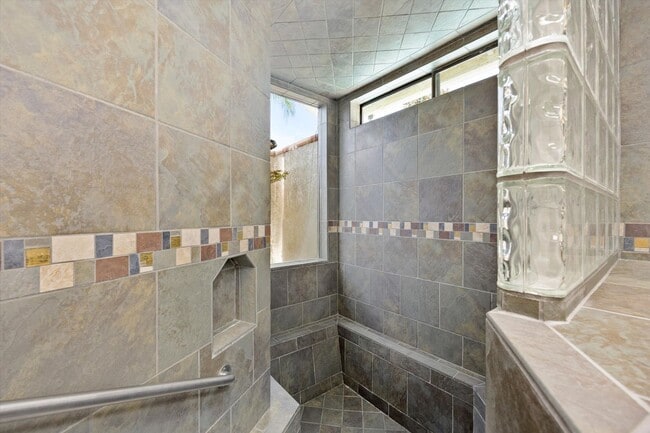 Building Photo - 2901 Loveland Way