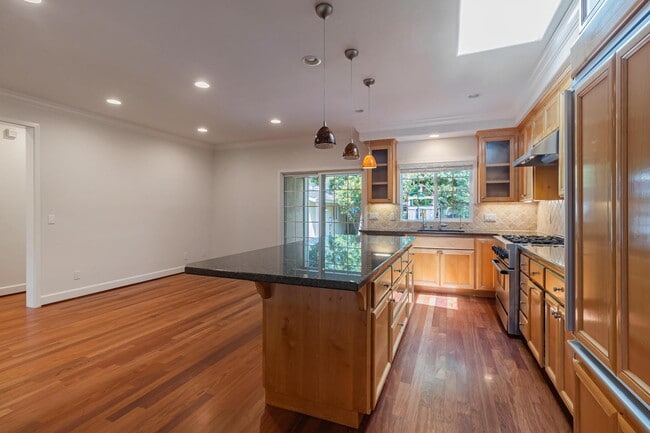 Building Photo - 130 Heather Ln