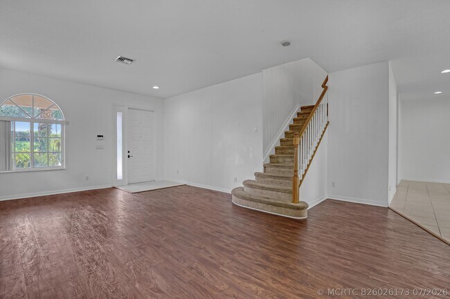 Building Photo - 176 Bellezza Terrace