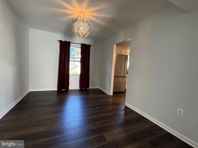 Building Photo - 1717 Fallsway Dr