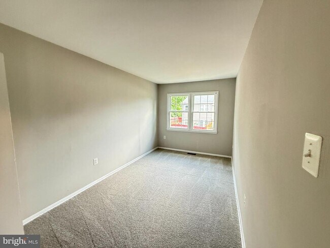 Building Photo - 2870 Beechtree Ln