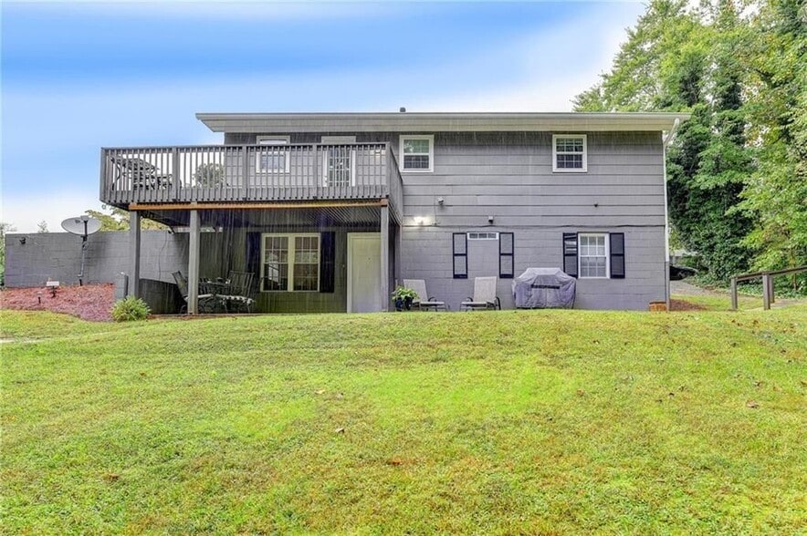 Building Photo - 6490 Tuggle Dr