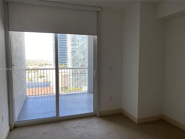 Building Photo - 170 SE 14th St