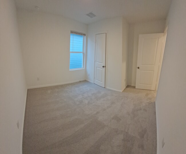 Building Photo - 11919 Floral Blossom