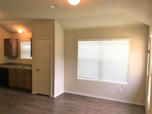 Building Photo - 2822 Wisner Cir