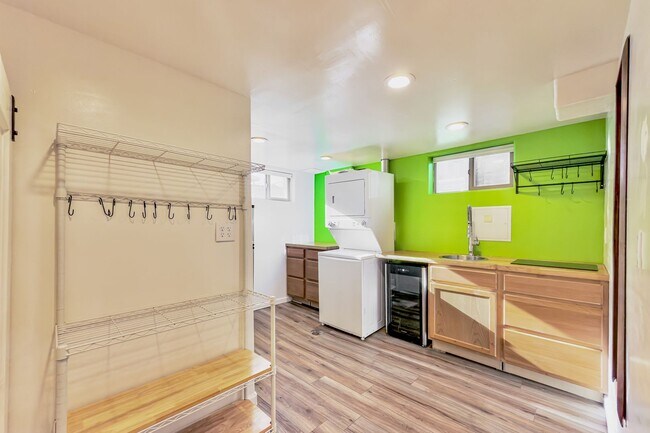 Building Photo - Monroe Park