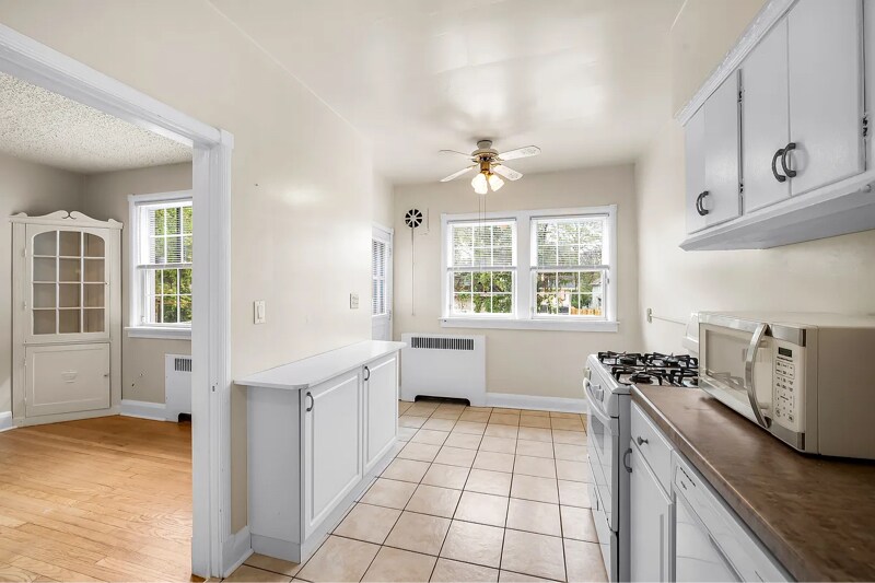 Building Photo - 205 Westowne Rd