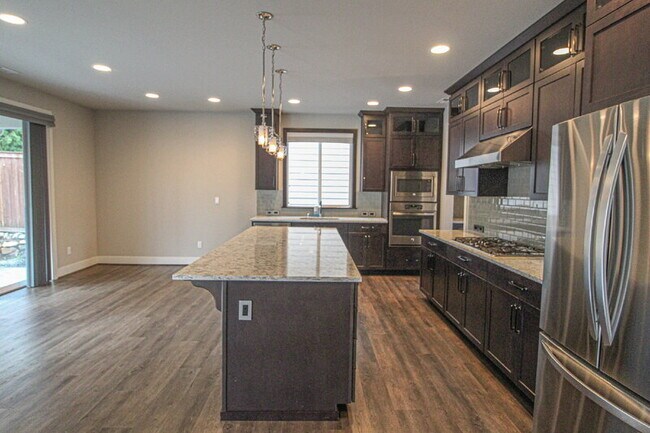 Building Photo - 1418 184th Pl SE