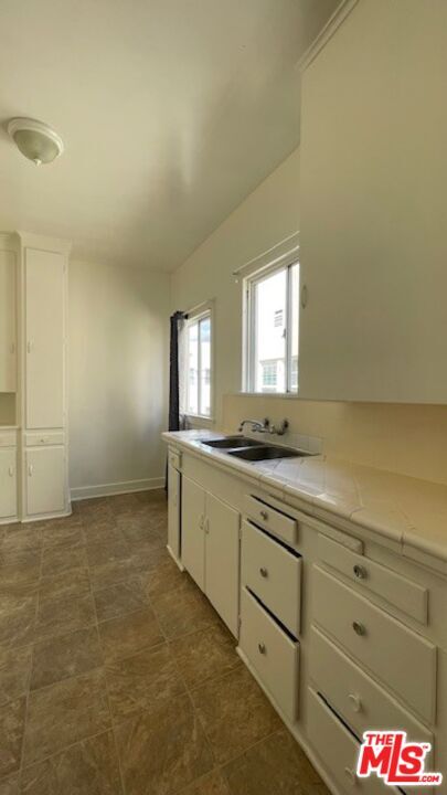 Building Photo - 635 N Plymouth Blvd