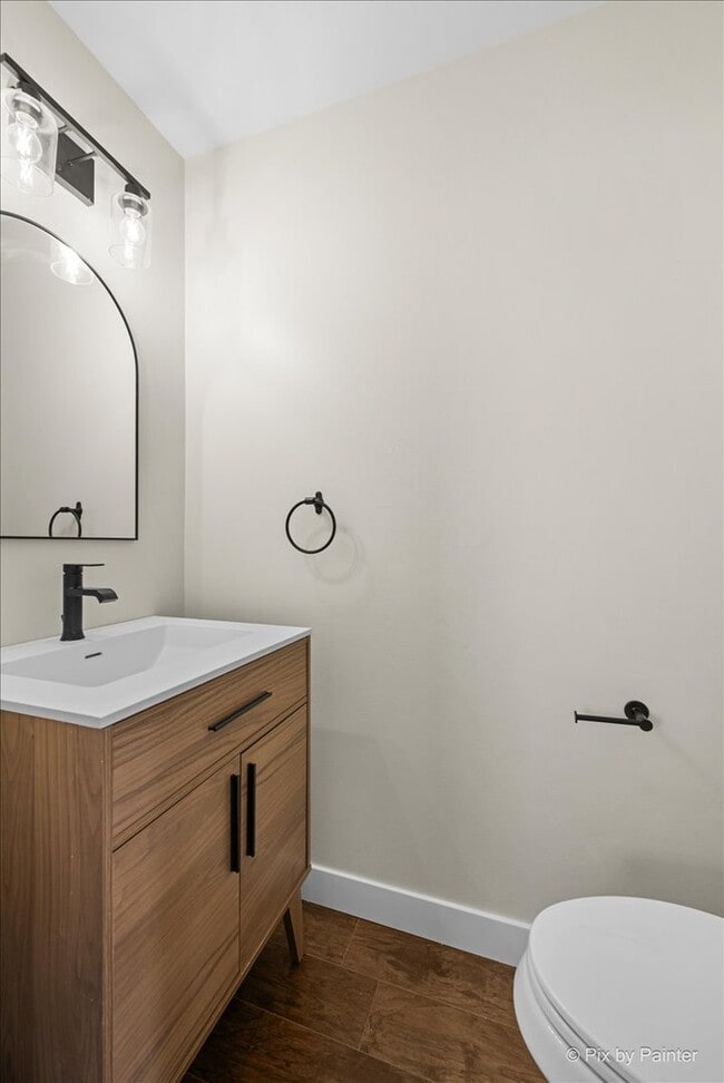 Building Photo - 1737 W Chrysler Dr