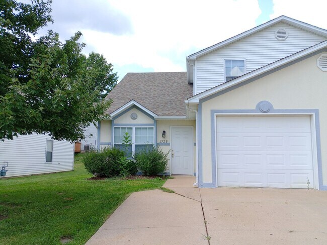 Primary Photo - 3527-3529 Prescott Dr.