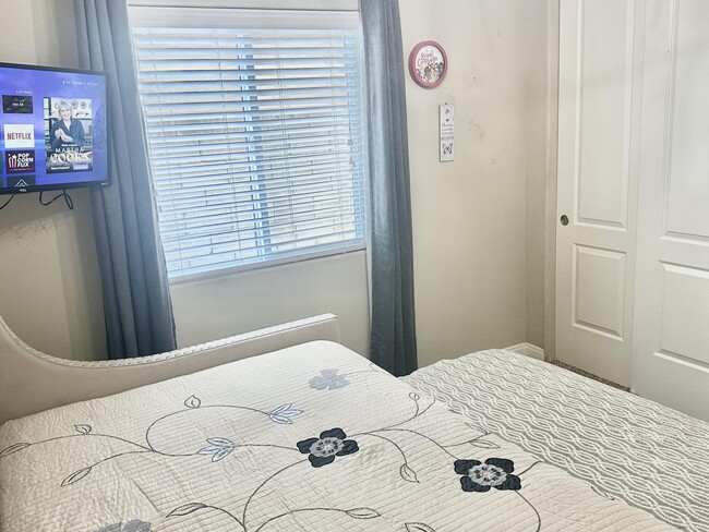 Building Photo - 31715 Avenida Alvera