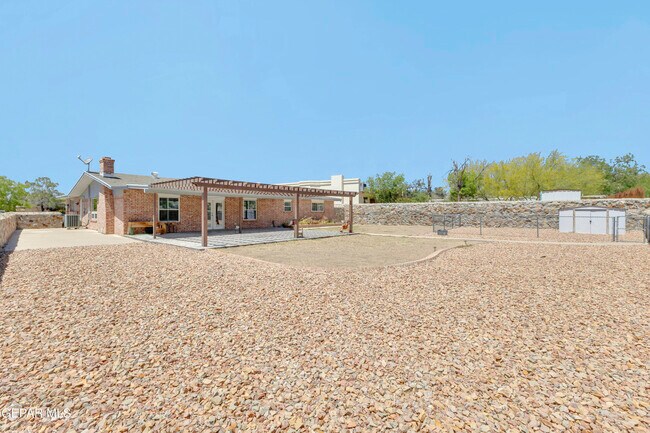 Building Photo - 7112 Ramada Dr