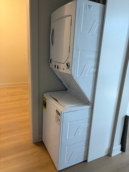 Building Photo - 3656 N Fremont St